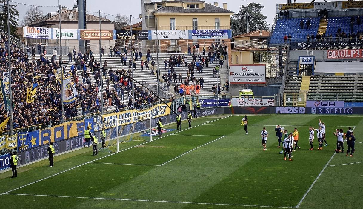 parma esultanza fine partita curva