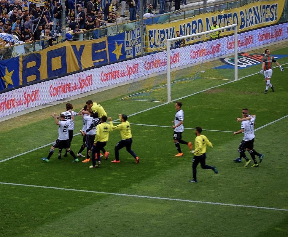 parma esultanza dopo vittoria contro ternana