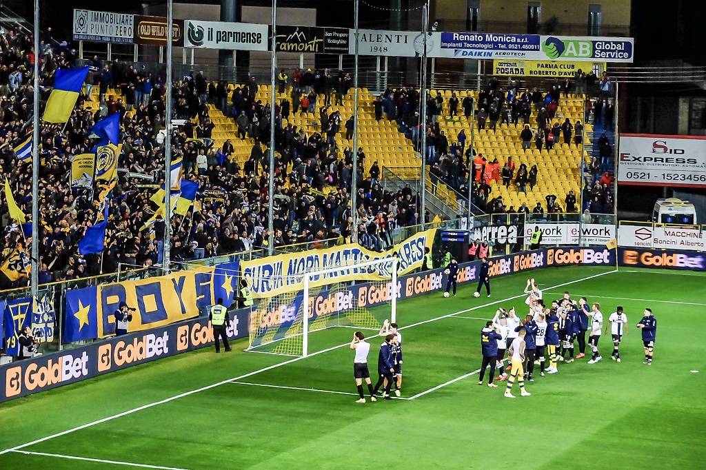 parma esultanza sotto la curva nord