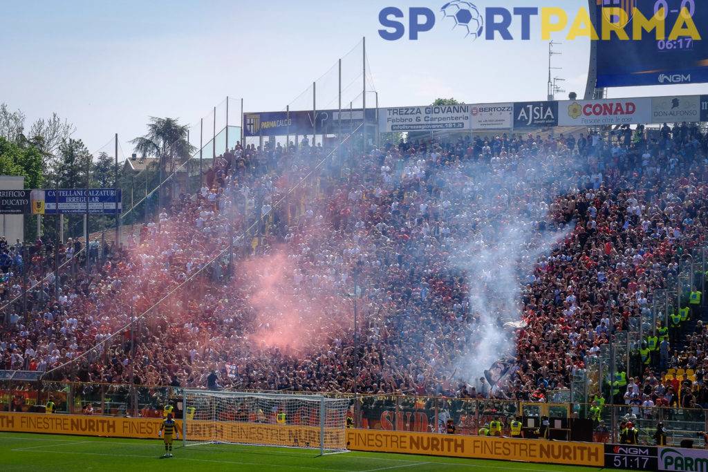 curva tifosi milan