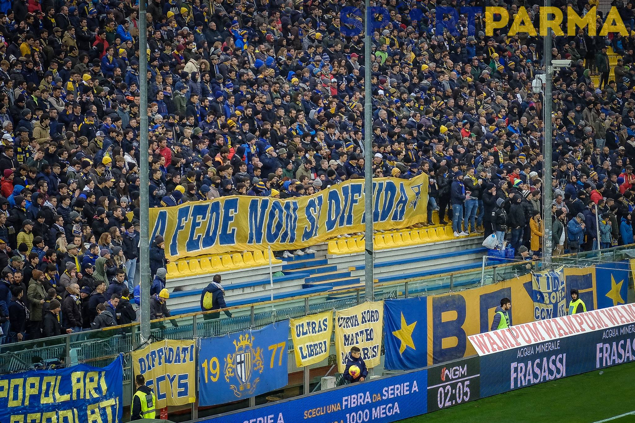 boys parma curva nord striscione diffidati