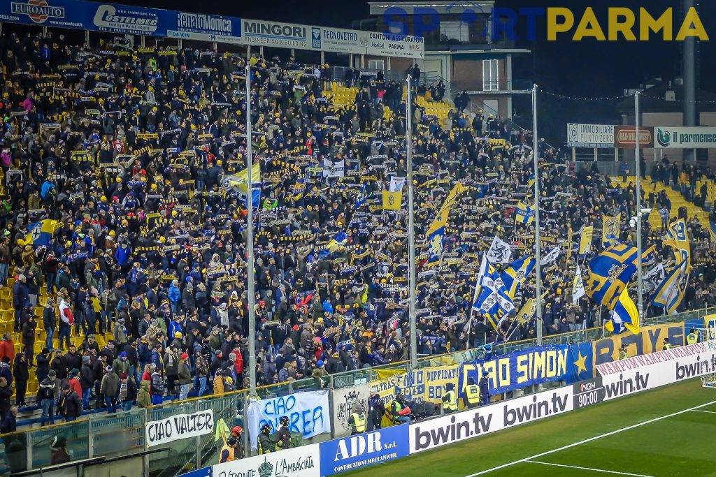 parma lecce tifosi curva nord 4