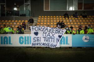 tifosi striscione zebre vs cardiff blues ph cattani