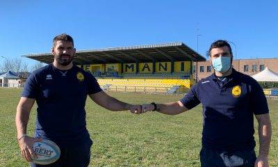 Juan Manuel Pitinari accolto dallhead coach Varriale del Rugby Noceto