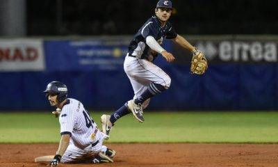 Stefano Desimoni Parma Clima scivola in seconda Davide Benetti Collecchio durante una azione difensiva Ph. Manguera Prensa