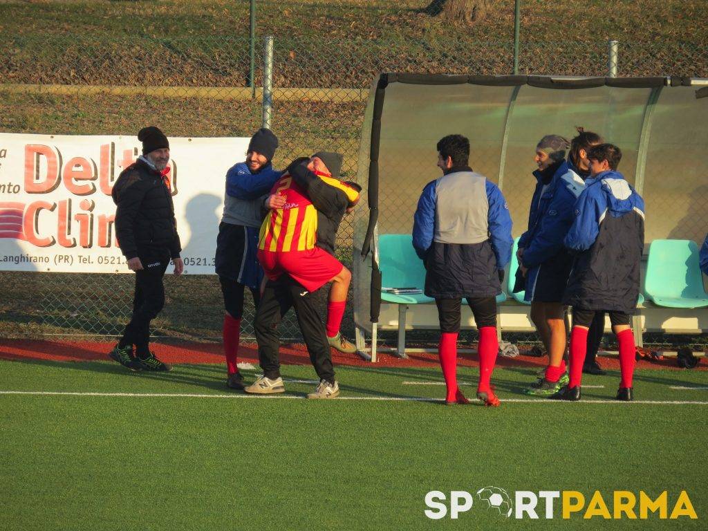 35. Esultanza gol Castelluzzo in Carignano Fiore Pallavicino 2 1