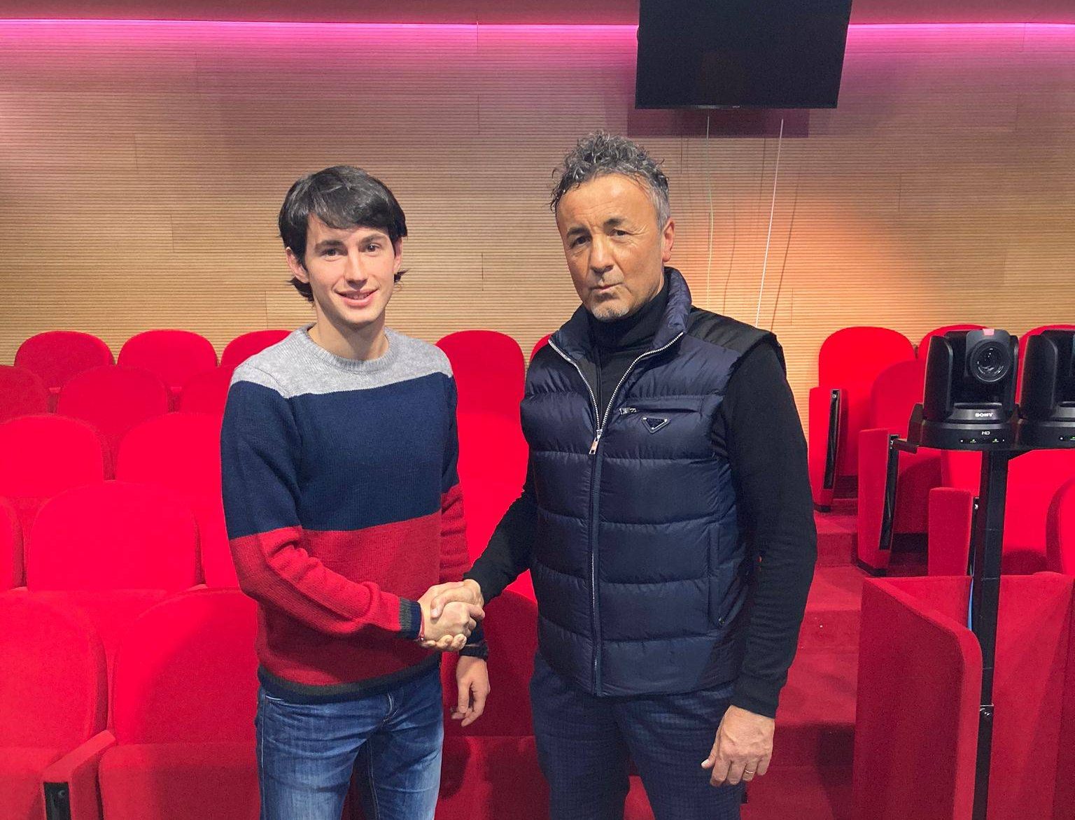 Il nuovo acquisto del Noceto Filippo Maria Donati con il presidente Massimo Barella 1 e1639613593593