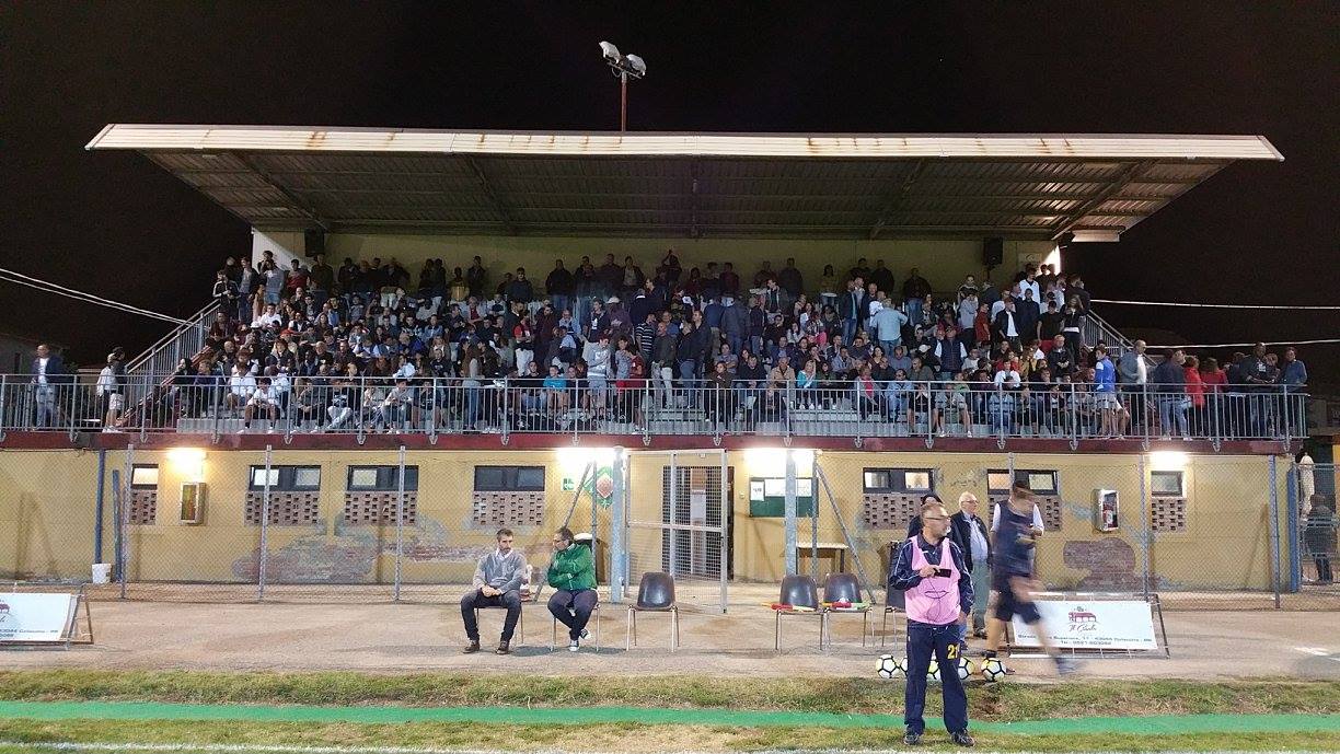 tribuna campo Bruno Mainardi di Collecchio