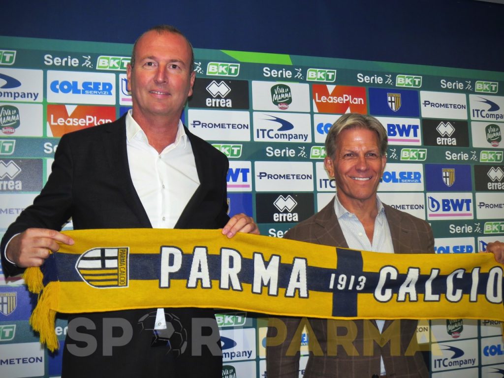 conferenza stampa Parma Calcio 1913 14 sett 2022 presentazione Julien Fournier MDS con Kyle Krause 2822