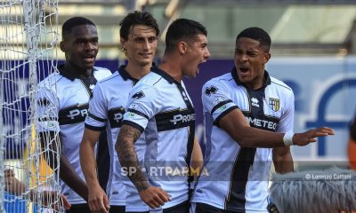 Parma Reggina 2 0 esultanza Valenti e Oosterwolde