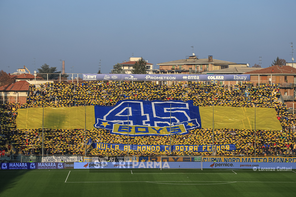 Parma Cittadella 1 2 coreografia Curva Nord per i 45 anni dei Boys