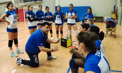 Il coach Marco Saltriti e le ragazze del Galaxy Inzani