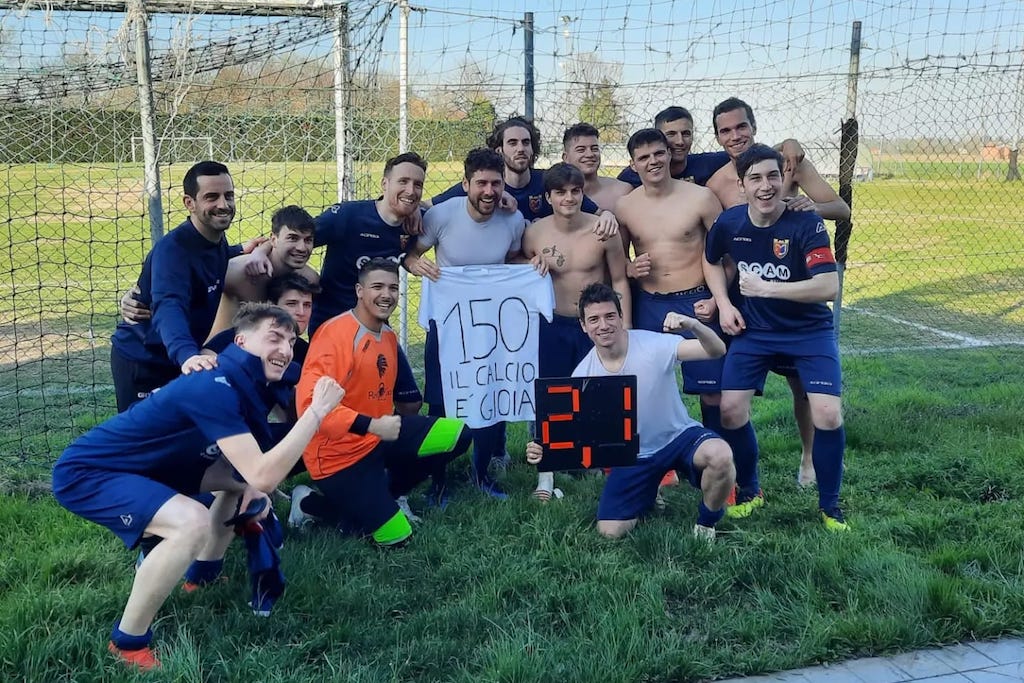 Il Basilicastello celebra i 150 gol in carriera di Michele Nardi