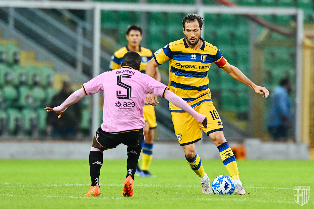 Vaquez e Gomes in Palermo Parma 1 0 Serie B 2022 2023