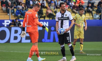 Boris Radunovic e Franco Vazquez prima del calcio di rigore in Parma Cagliari 2 1 34a giornata Serie B 2022 2023
