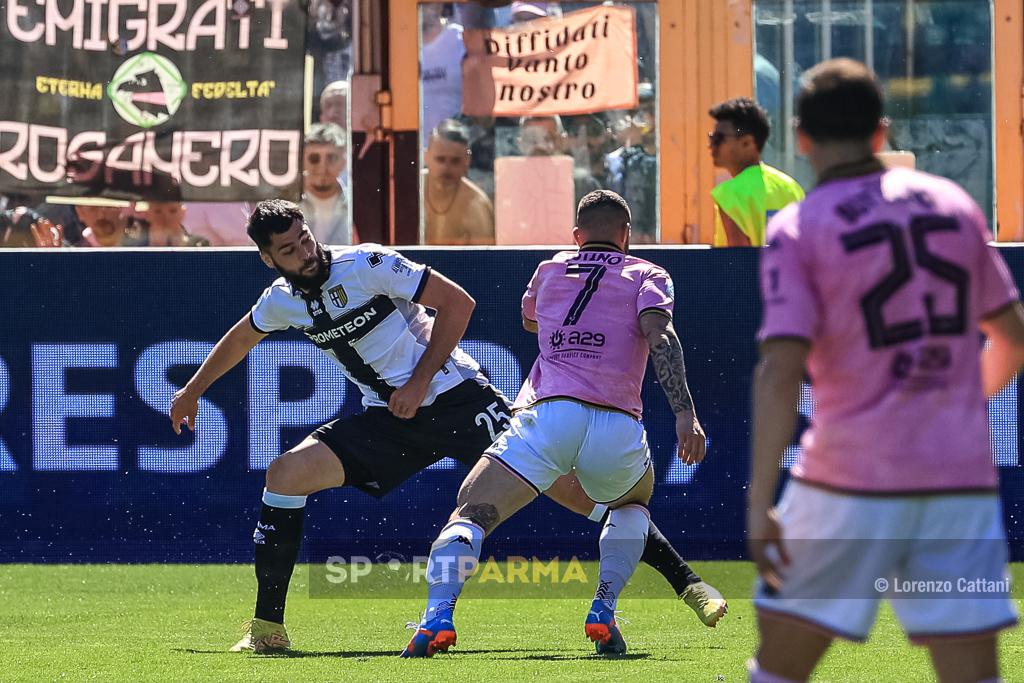 Cobbaut ferma Tutino in Parma Palermo 2 1 31a giornata Serie B 2022 2023