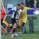 Dennis Man sfugge ad Antonio Barreca in Parma Cagliari 2 1 34a giornata Serie B 2022 2023