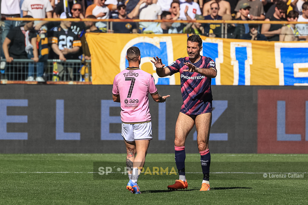 Tutino e Buffon dopo Parma Palermo 2 1 31a giornata Serie B 2022 2023
