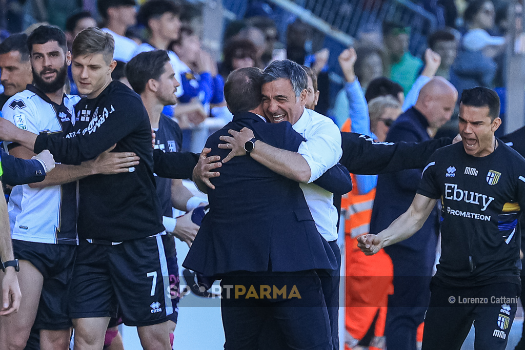abbraccio Pecchia in Parma Palermo 2 1 31a giornata Serie B 2022 2023