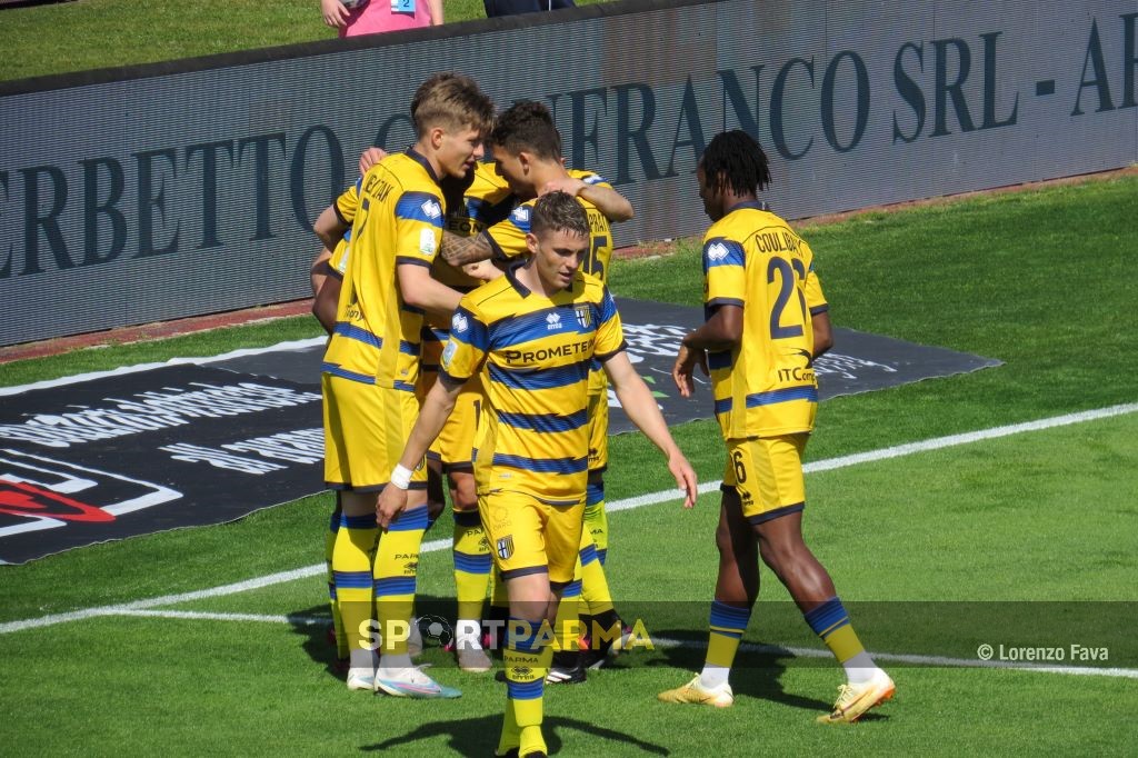 esultanza dopo il gol di Camara in Cittadella Parma Watermarked Copia