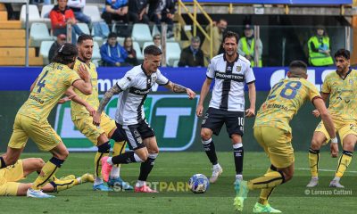 slalom in area di Dennis Man prima del gol in Parma Cagliari 2 1 34a giornata Serie B 2022 2023