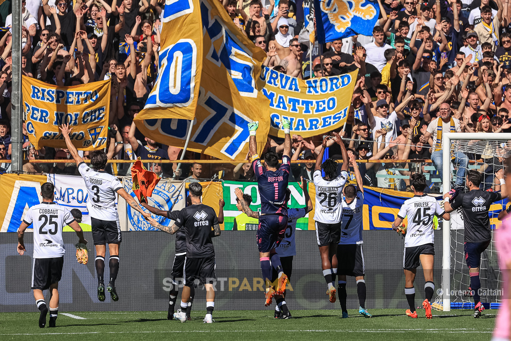 squadra sotto la Curva Nord in Parma Palermo 2 1 31a giornata Serie B 2022 2023 6137