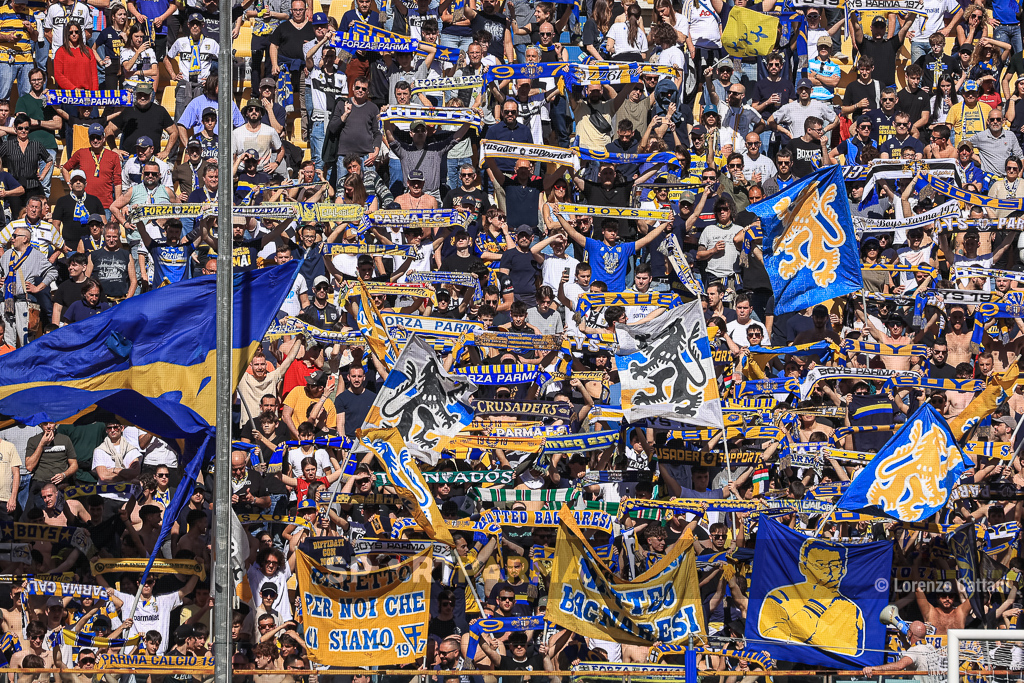 tifosi Curva Nord in Parma Palermo 2 1 31a giornata Serie B 2022 2023