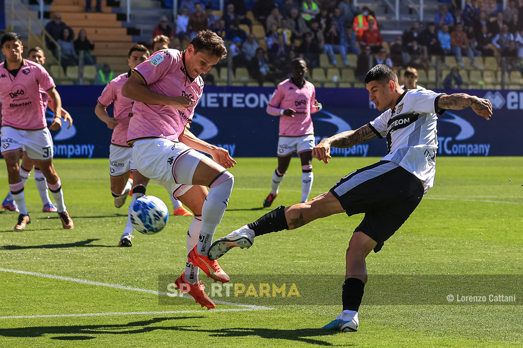 tiro di Lautaro Valenti in Parma Palermo 2 1 31a giornata Serie B 2022 2023