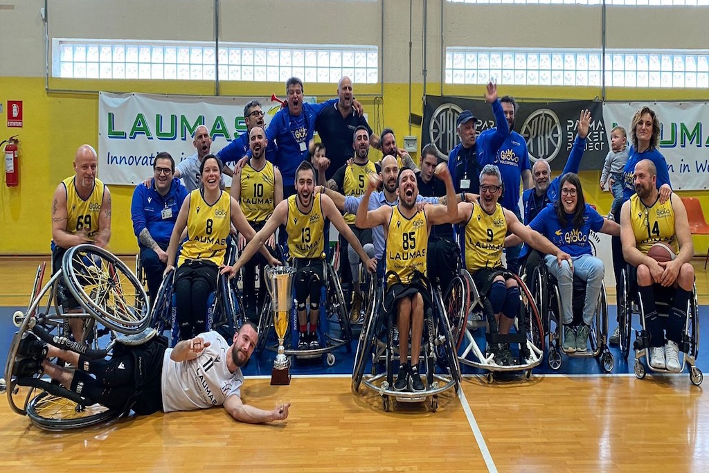 Basket in carrozzina Laumas GiocoParma festeggia la Serie A
