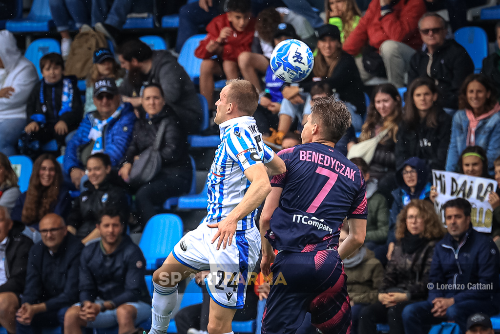 Spal Parma 0 1 37a giornata Serie B 2022 2023 duello aereo tra Dickmann e Benedyczak