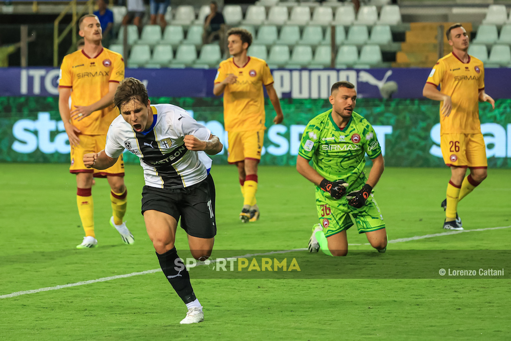 Parma Cittadella 2 0 2a giornata Serie B 2023 2024 Adrian Bernabe esulta dopo il gol