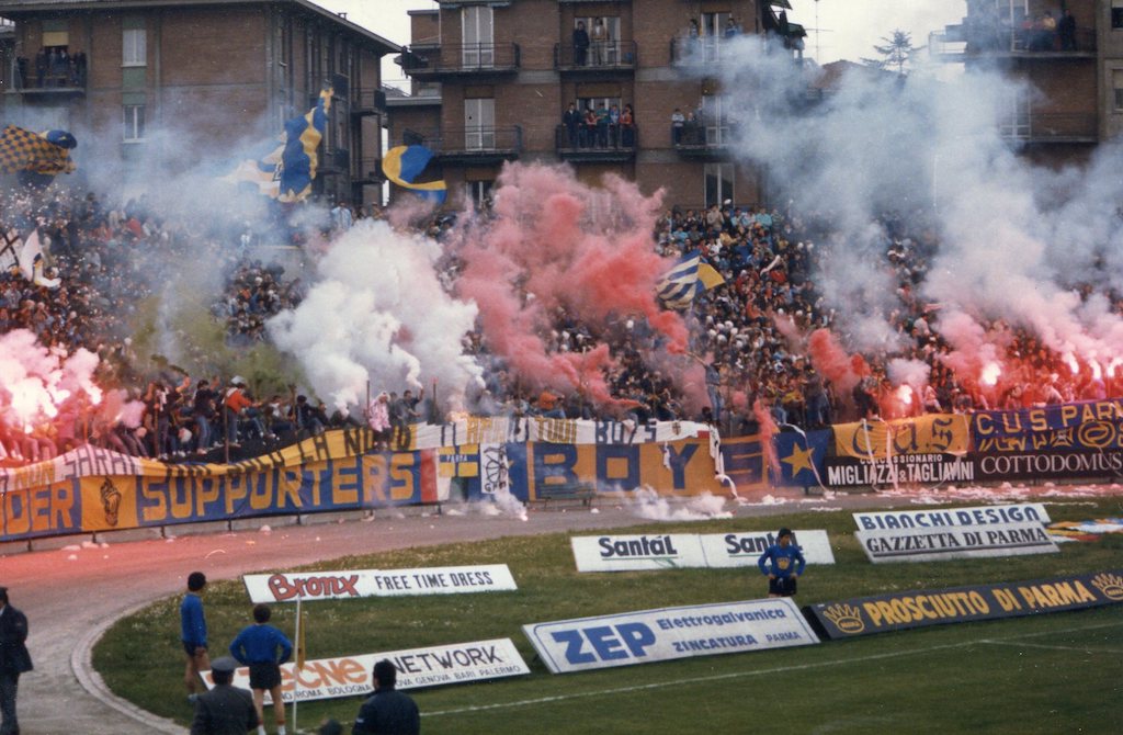 tifosi crociati nel derby dellEnza Parma Reggiana stagione 1985 1986