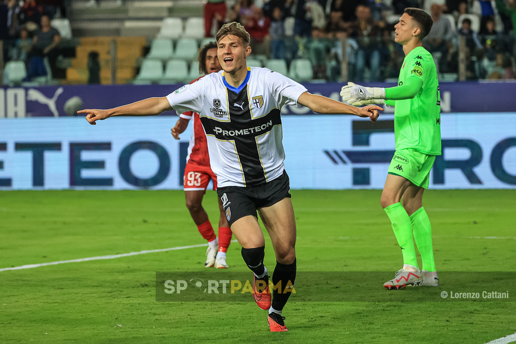 Parma Bari 2 1 7a giornata Serie B 2023 2024 Adrian Benedyczak subito dopo il gol