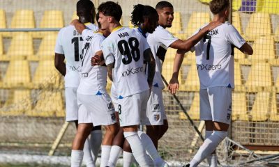 esultanza giocatori crociati in Catanzaro Parma 0 5 5a giornata Serie B 2023 2024