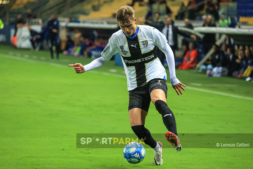 Parma Como 2 1 10a giornata Serie B 2023 2024 Adrian Benedyczak