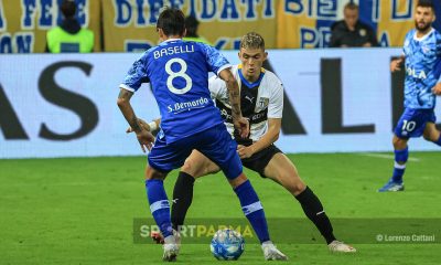 Parma Como 2 1 10a giornata Serie B 2023 2024 Daniele Baselli contro Nahuel Estevez