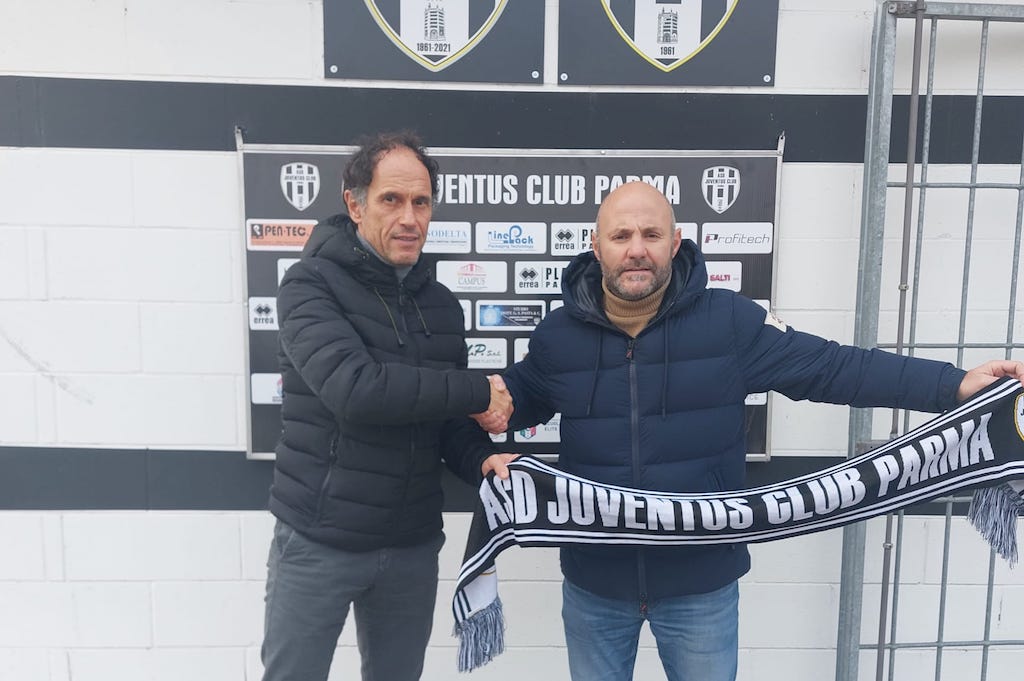 lallenatore Mario Corso con il ds della Juventus Club Parma Alberto Marano