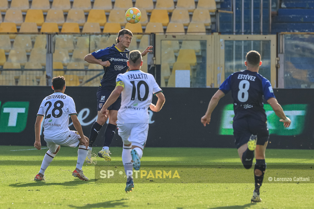 Parma Ternana 18a giornata Serie B 2023 2024 Alessandro Circati stacca di testa
