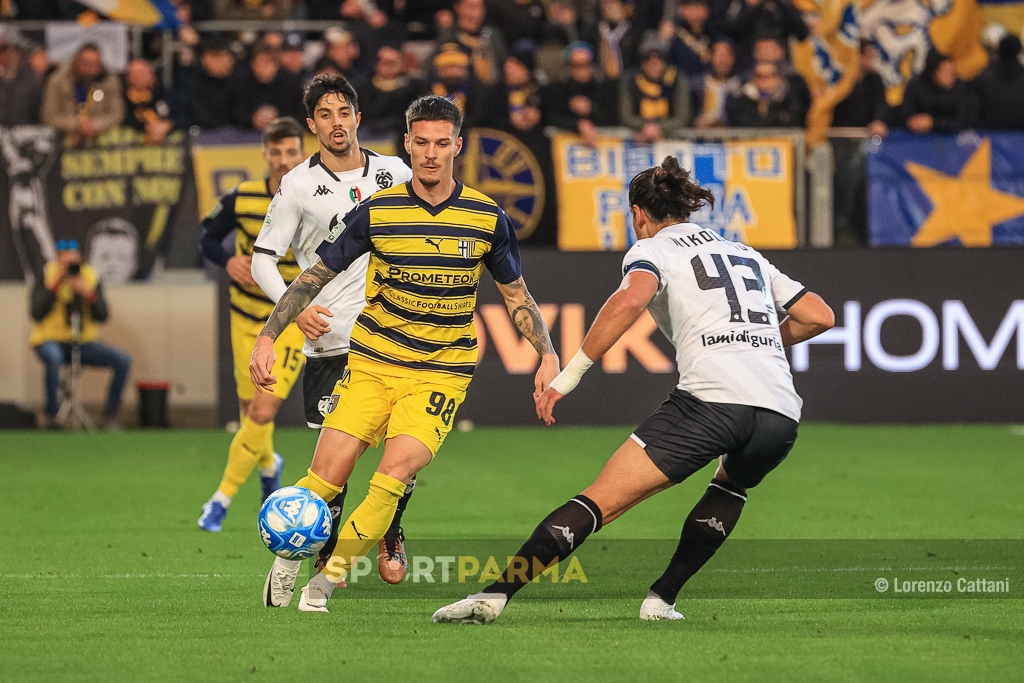 Spezia Parma 0 1 15a giornata Serie B 2023 2024 Dennis Man affronta Dimitrios Nikolaou