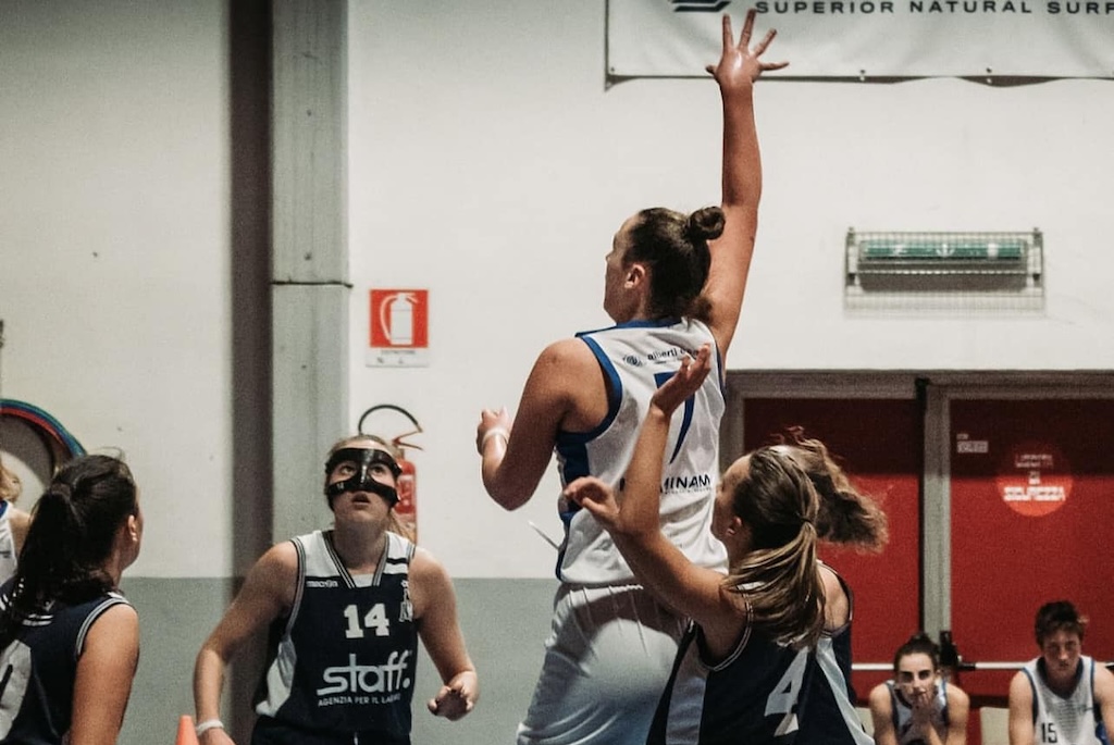 Valtarese Basket Alberti e Santi Serie B femminile basket