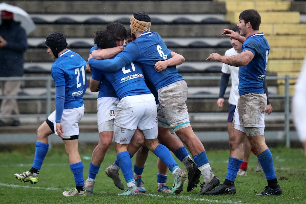 abbraccio giocatori nazionale Italrugby Under20