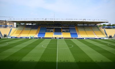 foto tribuna centrale stadio Ennio Tardini di Parma