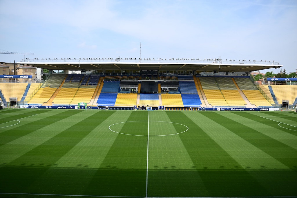 foto tribuna centrale stadio Ennio Tardini di Parma