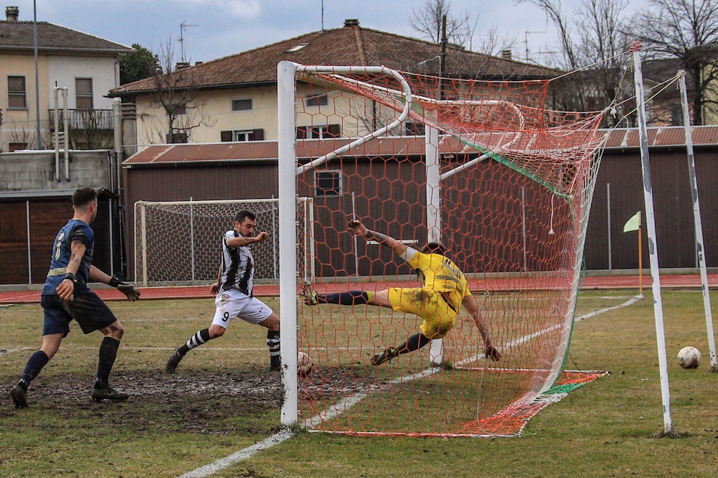 Denny Loschi in gol in Fidenza Spes Borgotrebbia 1 0 19a giornata Prima Categoria gir. A 2023 2024