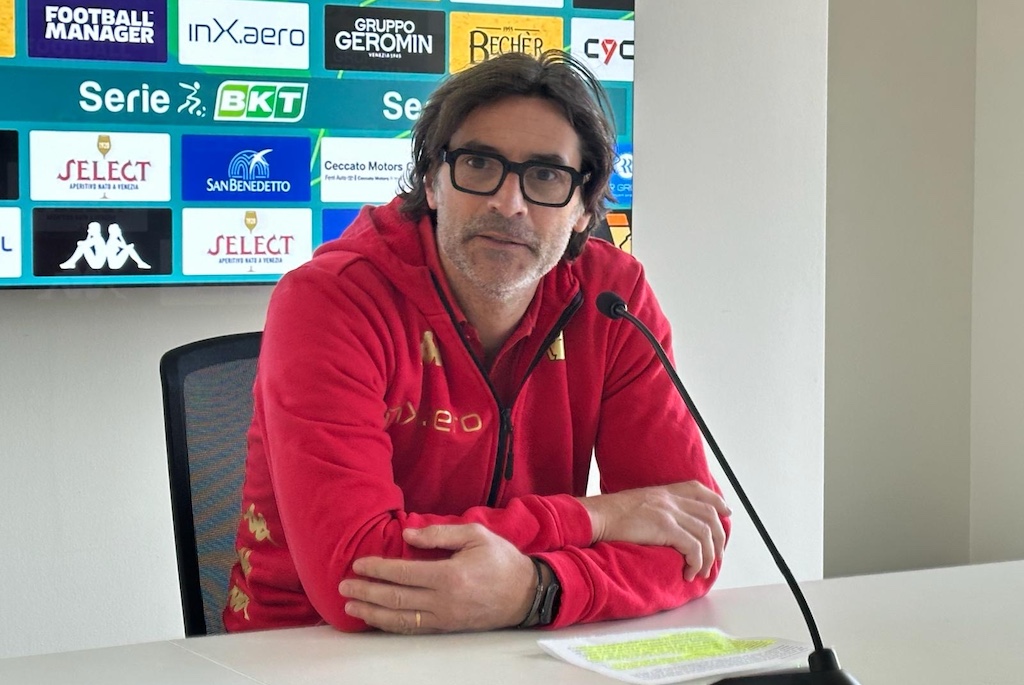 Paolo vanoli allenatore Venezia FC in conferenza stampa