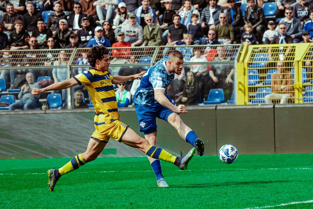 Yordan Osorio e Alberto Cerri in Como Parma 2 0 Serie B 2022 2023