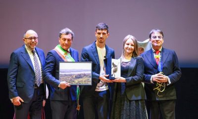 Enrico Delprato riceve il 3° Premio Gianni Di Marzio durantel la settima edizione del Gran Gala dello Sport organizzato dal Comune di Castiglion Fiorentino