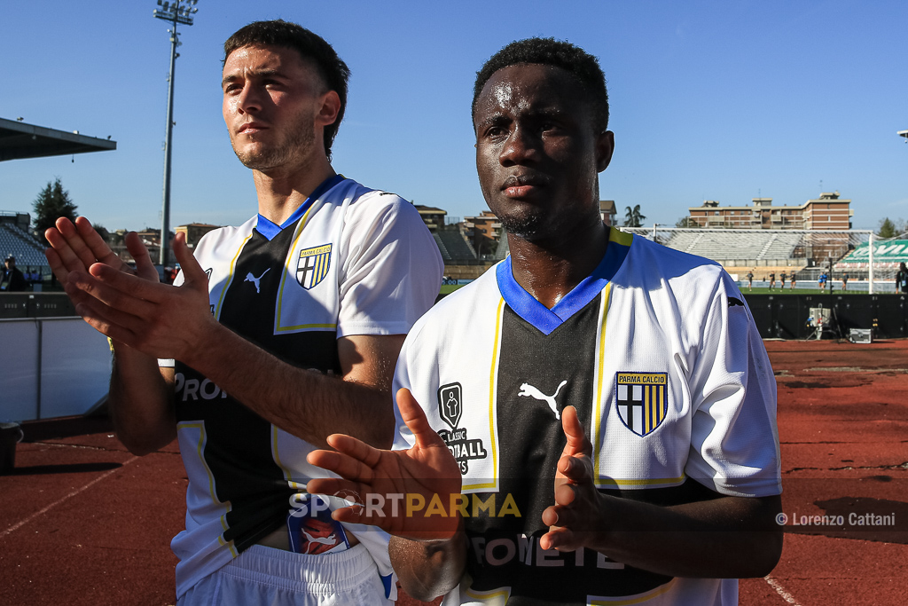 Parma, 6 crociati in nazionale nelle gare di giugno 1 Feralpisalo Parma 1 2 30a giornata Serie B 2023 2024 Alessandro Circati e Drissa Camara