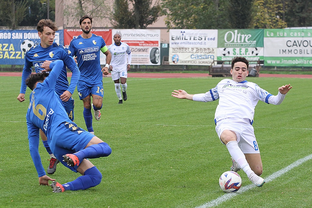 Giacomo Rossi in azione in Borgo San Donnino Prato 1 1 9a giornata Serie D gir. D 2023 2024