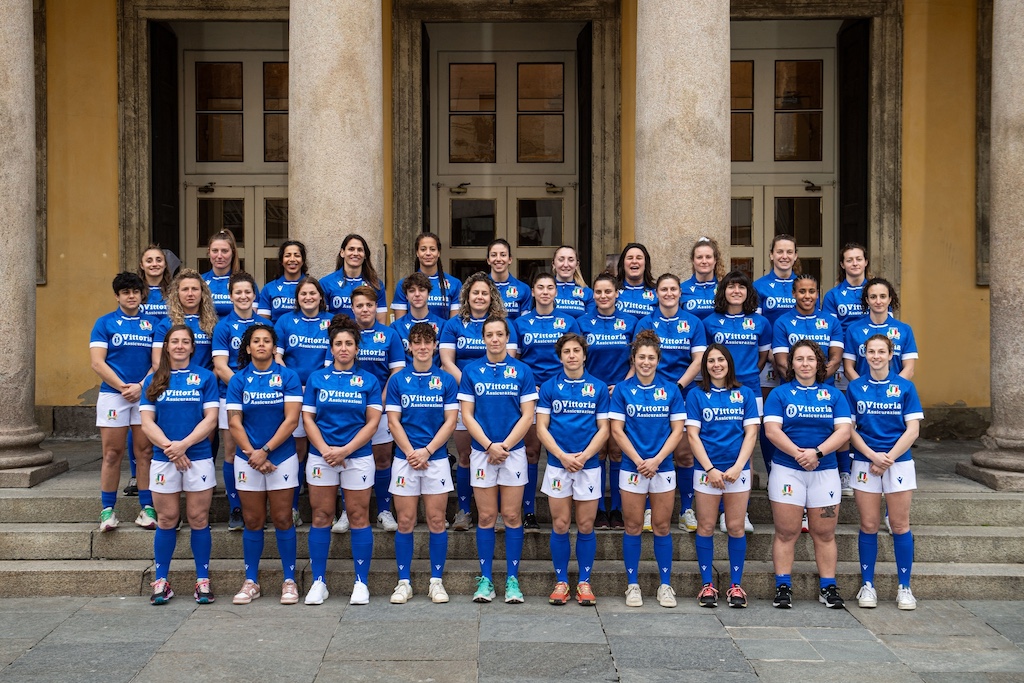 Italrugby femminle al Teatro Regio di Parma prima del Sei Nazioni 2024